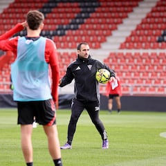 Muneta se estrena ante el Andorra con Marí y diez más