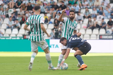 Fomeyem y Alves ‘desaparecen’ de los planes de Ania