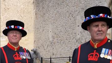 Así será el nuevo uniforme de los Beefeaters ingleses para la coronación de Carlos III