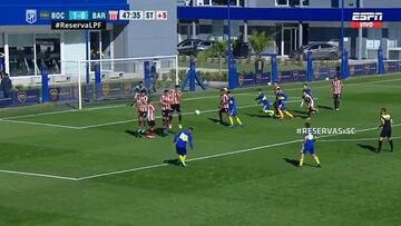 No tuvo chances en la U y hoy anotó un golazo de tiro libre en Boca Juniors