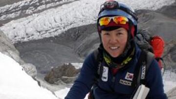 La surcoreana Oh Eun-Sun se ha convertido en la primera mujer en coronar las 14 cumbres más altas de la Tierra tras alcanzar la cima del Annapurna.