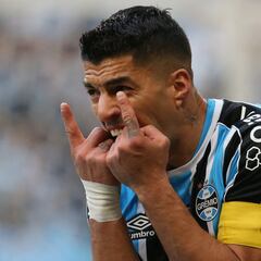 Suárez se luce en un partido loco