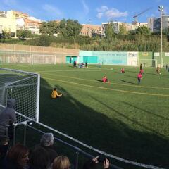 El fútbol base apoya la huelga: una sentada antes de jugar