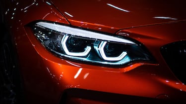 As es el producto definitivo para limpiar y pulir los faros del coche
