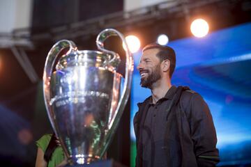 Es curioso como al cuarto máximo goleador de la historia de esta competición siempre se le resistió el poder ganarla. Ruud Van Nistelrooy perforó redes una y otra vez cada martes y miércoles de Champions pero ni con el Real Madrid, ni con el Manchester United ni con el PSV fue capaz de alcanzar la gloria en Europa. 

