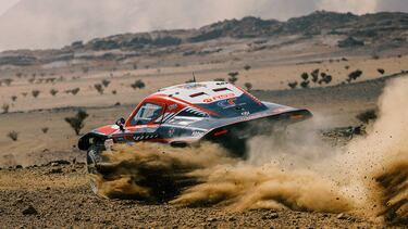 Mathieu Serradori y Loic Minaudier, del Century Racing Factory Team, en acción durante la etapa prólogo del Rally Dakar 2025.