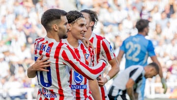 Baena y Julián celebrando el primer gol ante el Newcastle.