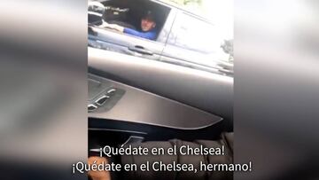 "¿Te quedas?" El gesto de Hazard en el coche que hace cundir el pánico entre los fans del Chelsea