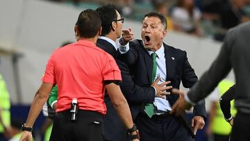 ¡Osorio perdió los papeles, insultó al DT de Nueva Zelanda!