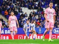 Roberto, durante el partido entre Espanyol y Real Oviedo.