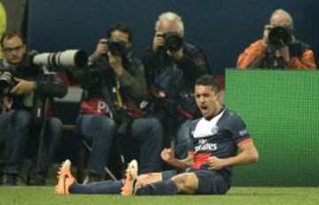 Marquinhos del Paris Saint-Germain celebrando despues de anotar su primer gol en el partido de la UEFA Champions League del partido de vuelta entre París Saint-Germain FC y el Bayer Leverkusen en el estadio Parc des Princes