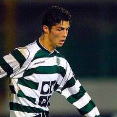 "Cristiano se quitó la camiseta, se miró al espejo y analizó cada centímetro de su cuerpo"