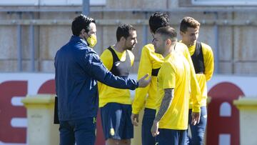 17/03/21
 
 ENTRENAMIENTO DEL VILLARREAL
 UNAI EMERY CON PE&Ntilde;A
   
 