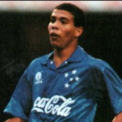 ¿Llega Moreno Martins? Las estrellas internacionales que alguna vez sonaron en Macul