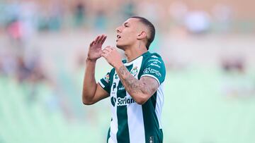 Franco Fagundez of Santos during the 17th round match between Santos and Tijuana as part of the Liga BBVA MX, Torneo Clausura 2025 at TSM Corona Stadium, on April 20, 2025 in Torreon, Coahuila, Mexico.