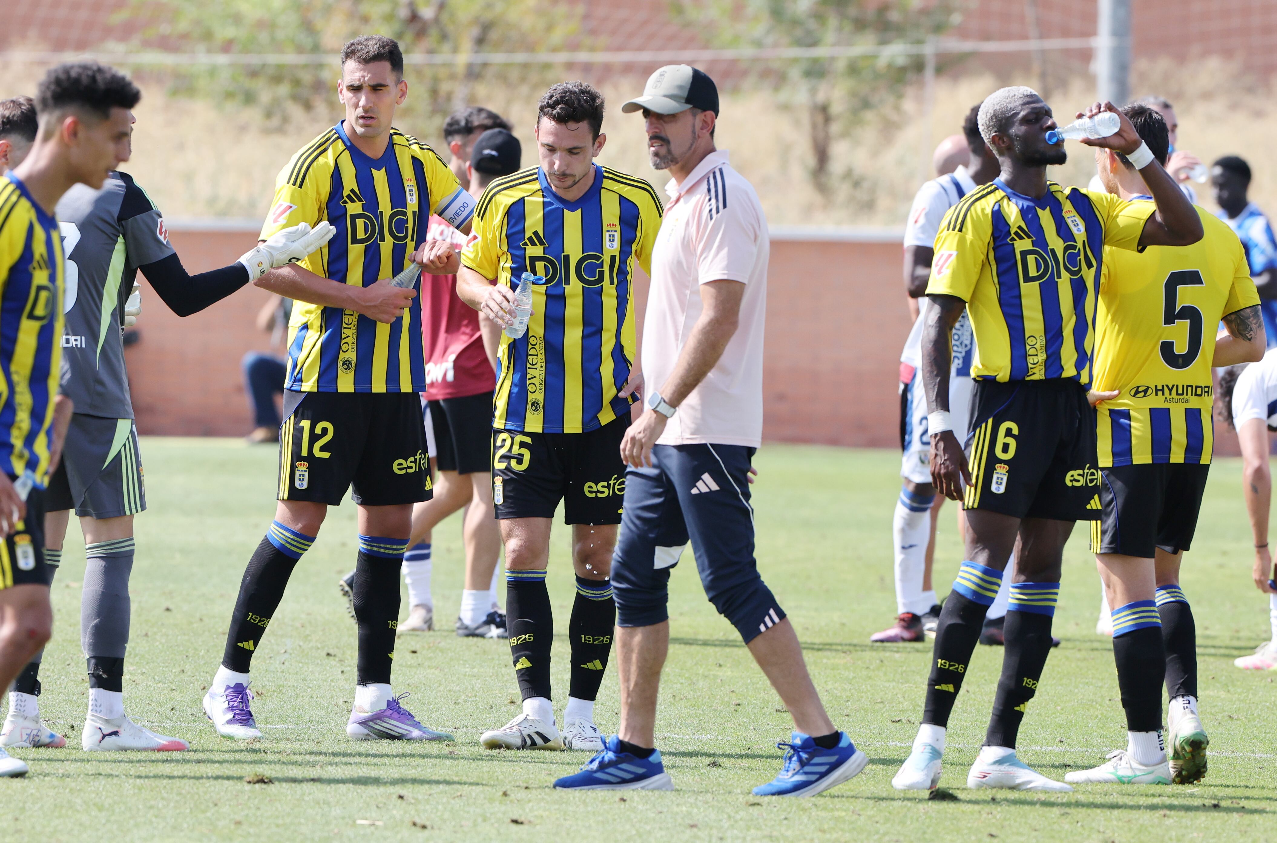 La “Operación Salida” sigue su curso y al Oviedo le quedan pocas piezas por colocar