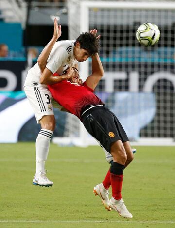 Alexis Sánchez y Jesús Vallejo.