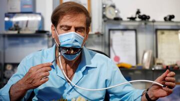 Inventan una mascarilla que permite comer sin quit¨¢rsela