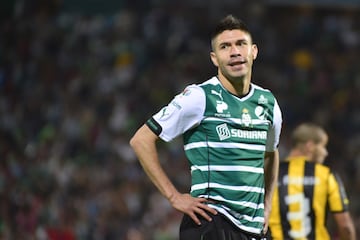 Uno de los últimos ídolos del club. Peralta sufrió para ganarse un lugar, pero cuando lo consiguió, no paró de marcar goles. 