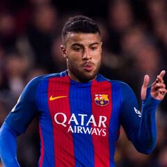 Rafinha: Inter sign Brazilian on loan from Barcelona