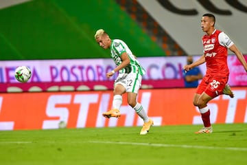 El equipo verde venció a Santa Fe en la primera fecha de la Liga BetPlay. Neyder Moreno y Vladimir Hernández, anotaron los goles de la victoria en el Atanasio Girardot. 