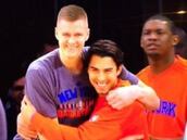 Porzingis, a Vujacic, tras perder al FIFA: "Te voy a comer vivo"