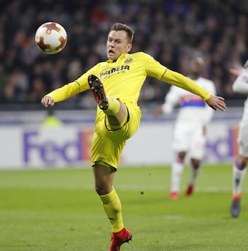 Se convirtió en el primer jugador ruso de la historia del club blanco. Pero tras debutar en el primer equipo del Real Madrid pasó por Sevilla y Villarreal antes de volver al Real Madrid.