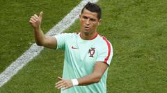 Cristiano salva a Portugal que apenas pasa como tercero