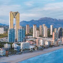 Ni Marbella ni Valencia: los británicos no se cortan y señalan esta ciudad española como el ‘destino de moda’ en Europa