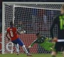Vidal se inscribe en la historia con el gol 1.000 de La Roja