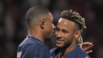 Neymar y Mbappé celebran un gol del PSG