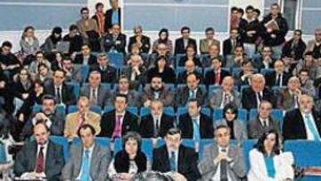 <b>ASAMBLEA DEL DEPORTE. </b>Numerosas personalidades del mundo del deporte asistieron a la intervención de Rafael Blanco en el Foro Ferrándiz-AS.