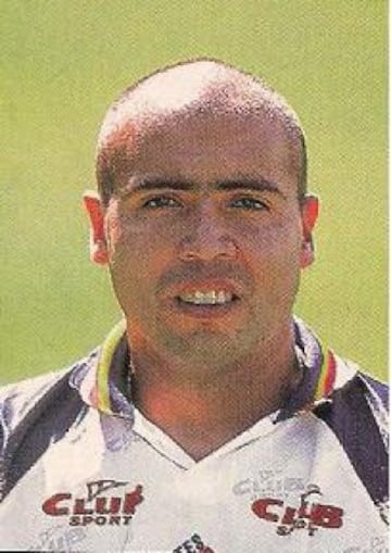 Destacado ex defensa central de los 90' Es uno de los jugadores más importantes en la historia de Provincial Osorno, donde jugó tres años.