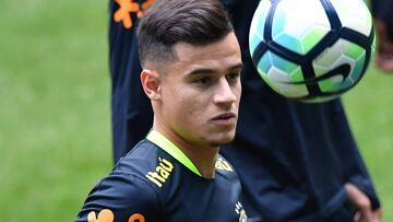 Coutinho, concentrado con Brasil, sigue albergando la esperanza de fichar por el Bar&ccedil;a.