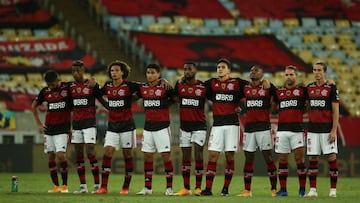 Brazil&#039;s Flamengo players get ready for the penalty shootout during the closed-door Copa Libertadores round before the quarterfinals football match against Argentina&#039;s Racing, at Maracana Stadium in Rio de Janeiro, Brazil, on December 1, 2020. (