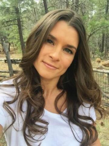 Danica Patrick hermosa dentro y fuera de las carreras.