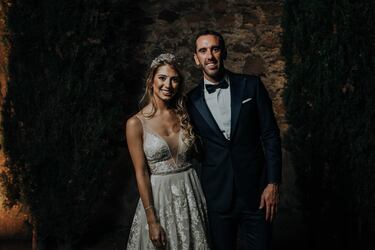 El central uruguayo del Atlético de Madrid, Diego Godín, y su mujer Sofía Herrera contrajeron matrimonio en la parroquia San José de Manga, en Montevideo (Uruguay).