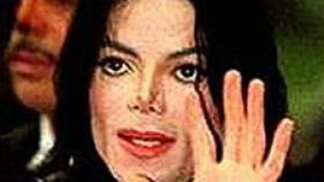 <b>JACKSON, CONVENCIDO POR GELLER.</b> La estrella del pop es nuevo fan del Exeter City, de la Tercera inglesa.