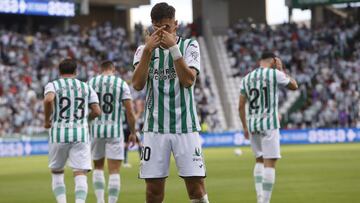 Requena celebra su gol ante el Ceuta