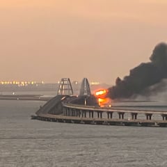 Así es el puente de Crimea que Ucrania habría atacado