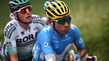 Nairo Quintana, durante un avituallamiento del Tour de Francia.