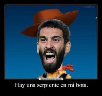 'meme' del lanzamiento de bota de Arda Turan.