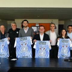 Mikel Arriola visitó instalaciones del Pachuca