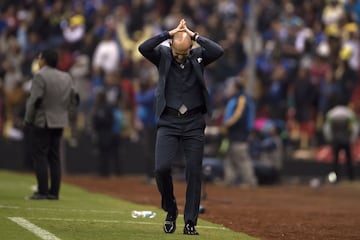 Otro (anti) reconocimiento para Paco Jémez, que este año superó con creces a Miguel Herrera y al Tuca Ferretti. Pero no lo extrañaremos pues en su lugar llegó a La Máquina el explosivo portugués, Pedro Caixinha.
