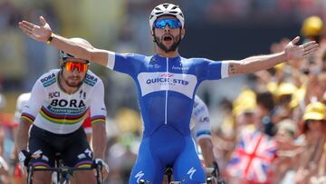 Fernando Gaviria gana la primera etapa por delante de Peter Sagan.