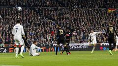 Casemiro hizo el 3-1 al N&aacute;poles en el minuto 54 con un derechazo de volea desde fuera del &aacute;rea, un lujazo del brasile&ntilde;o.