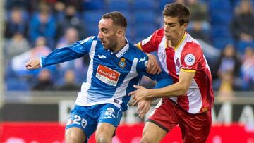 Sergi Darder, en la pugna por un balón ante el Girona.