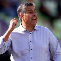 A Escobar se le abre una puerta de salida