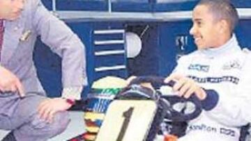 <b>BIEN TUTELADO. </b>Hamilton, junto a Carlos de Inglaterra.