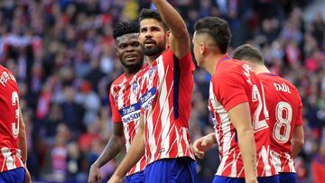 Diego Costa con Thomas y Giménez.